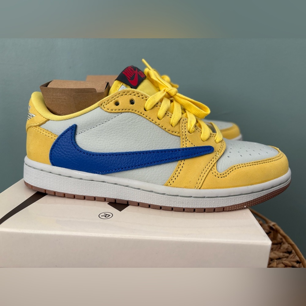 Gently used Women’s Air Jordan 1 Low x Travis Scott size 6.5 / Men’s size 5